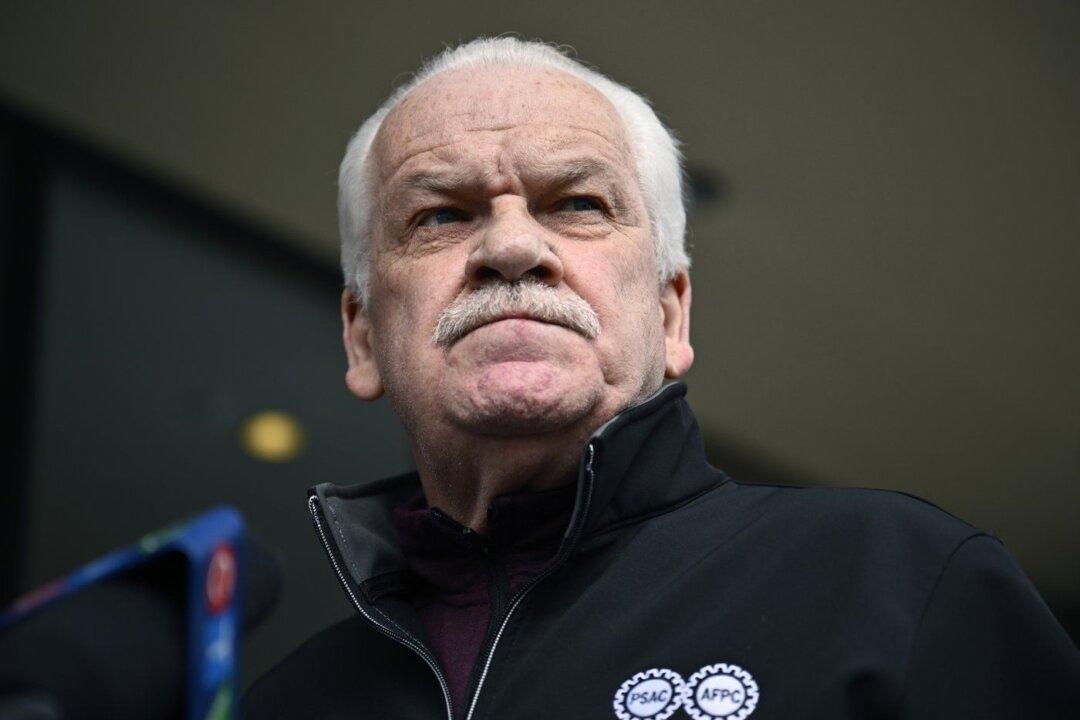 Public-Service Strike: Union Stepping up Picketing Efforts Starting Monday