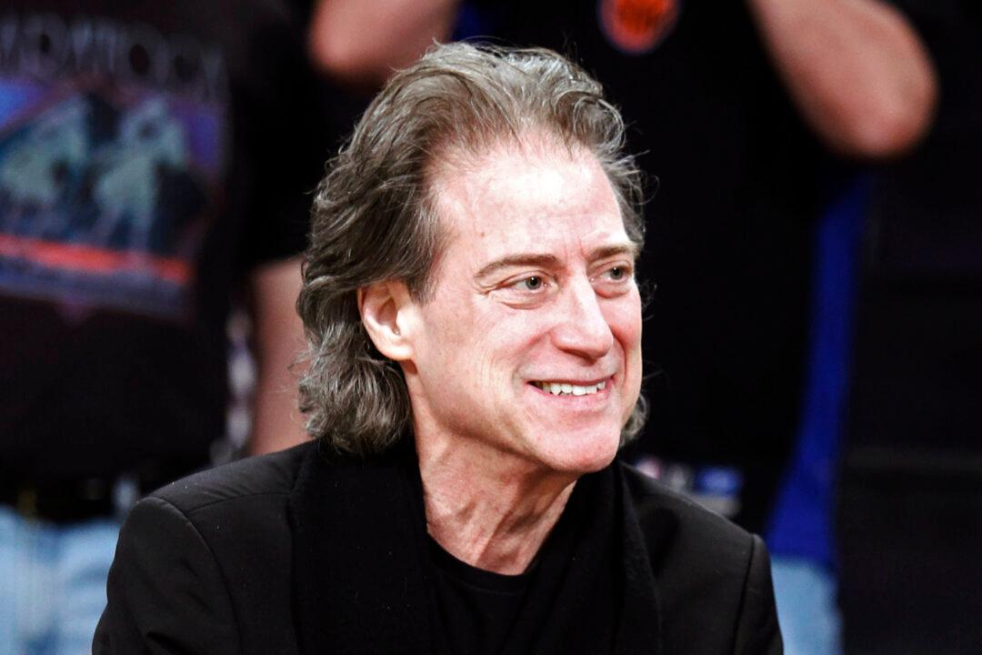 Comedian Richard Lewis Reveals He Has Parkinson’s Disease