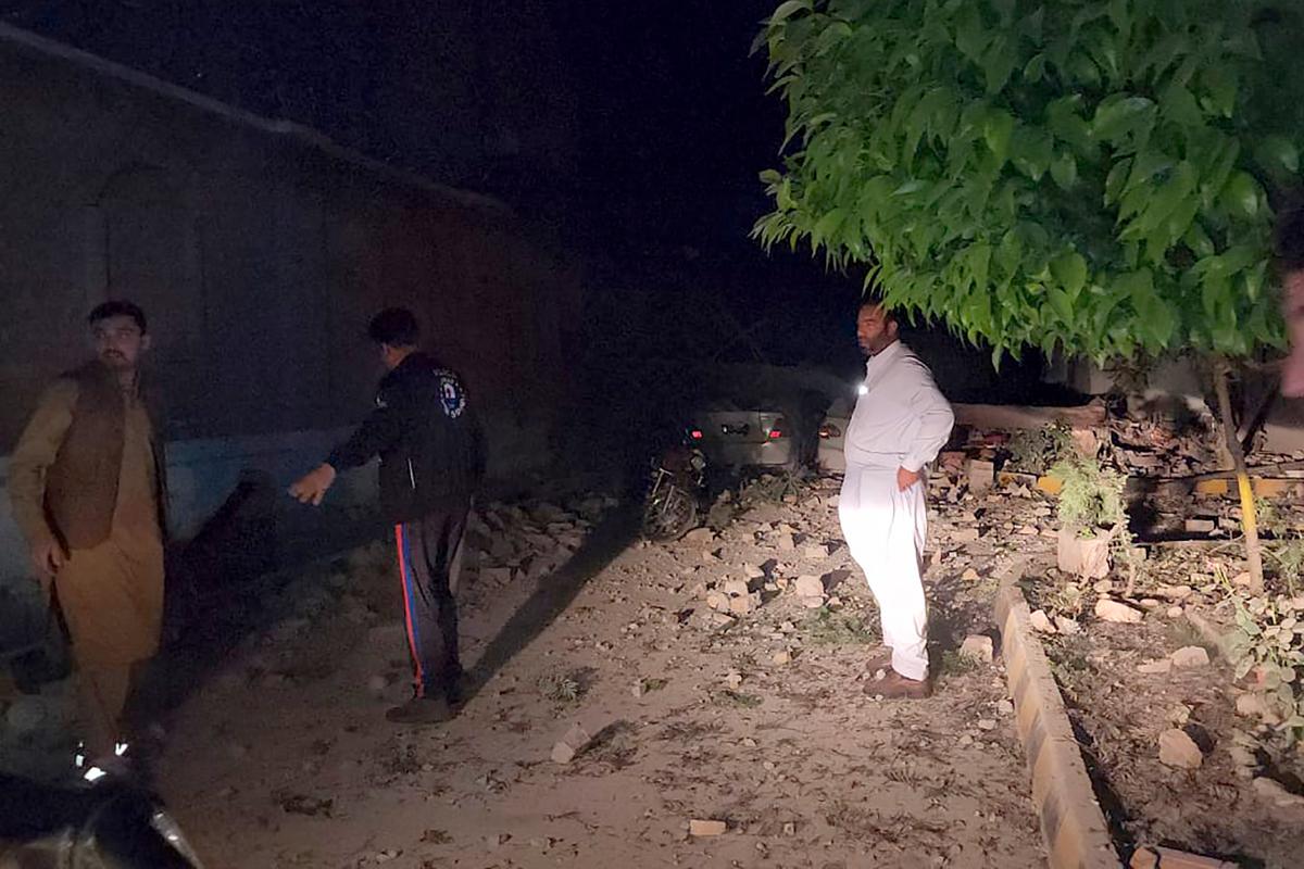 Pakistani Police Say 2 Blasts at Facility in Northwest Kill 12