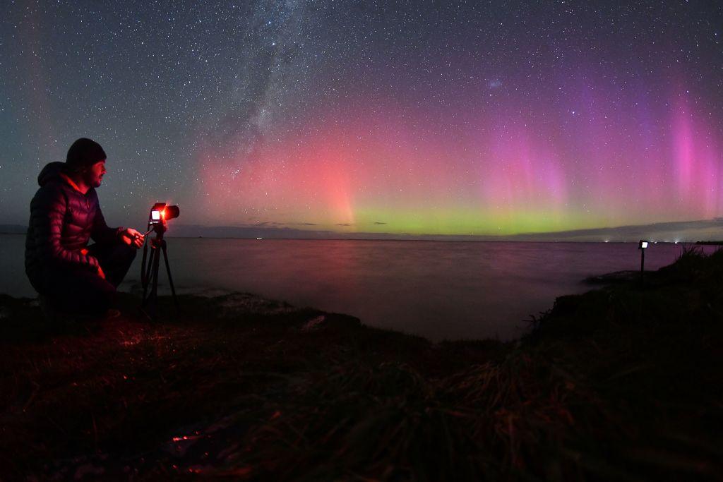 Vivid Aurora Australis Light up Night Skies in Spectacular Display