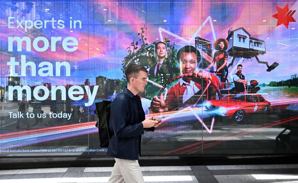 Inflation Falls to 7 Percent Ahead of Cash Rate Call