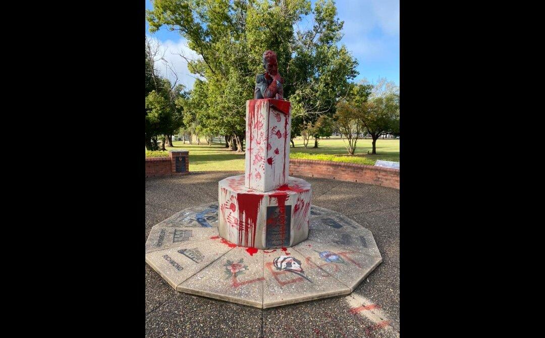 Defacing of Historical Statue During Australia’s Remembrance Day ‘Very Disappointing,’ Says Mayor