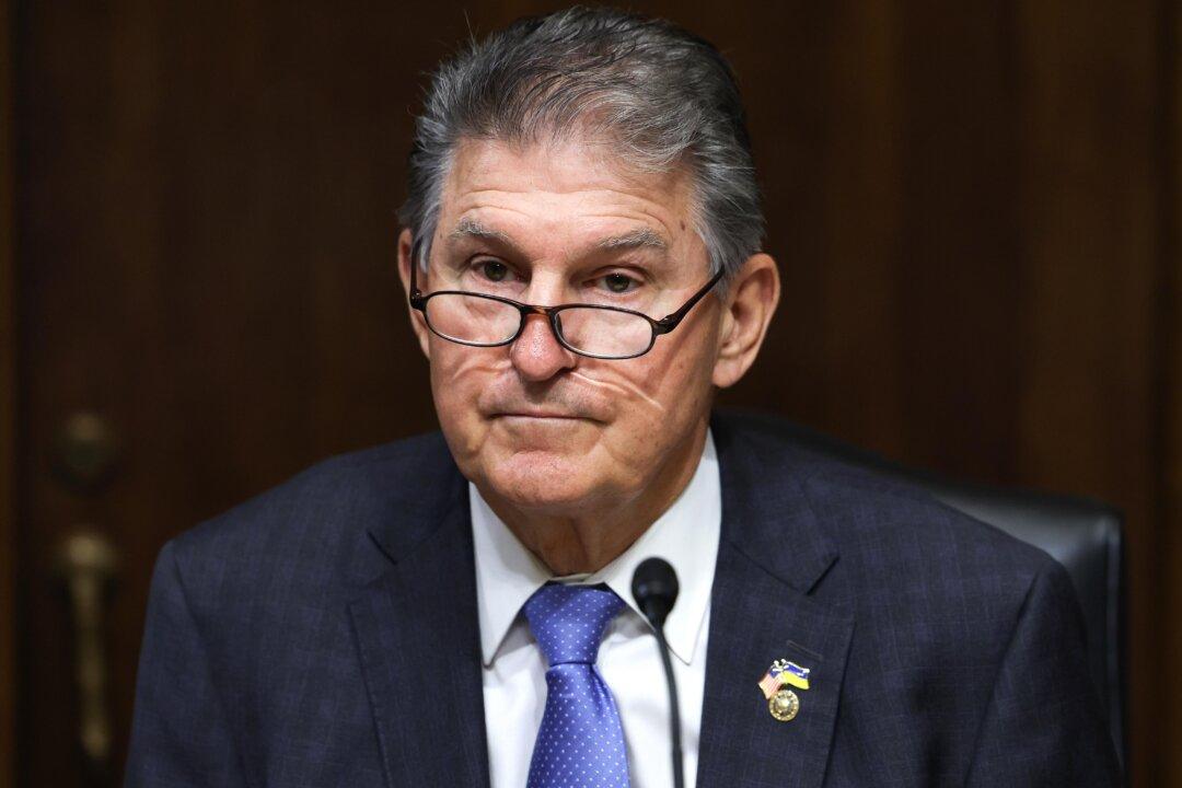 Joe Manchin Says He’s ‘Seriously’ Considering Leaving the Democratic Party