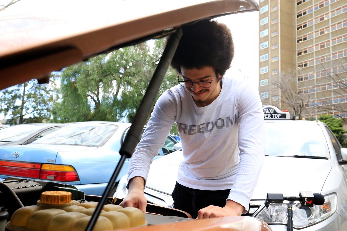 Four in Ten Australians Skip Car Services Due to High Living Costs: Research