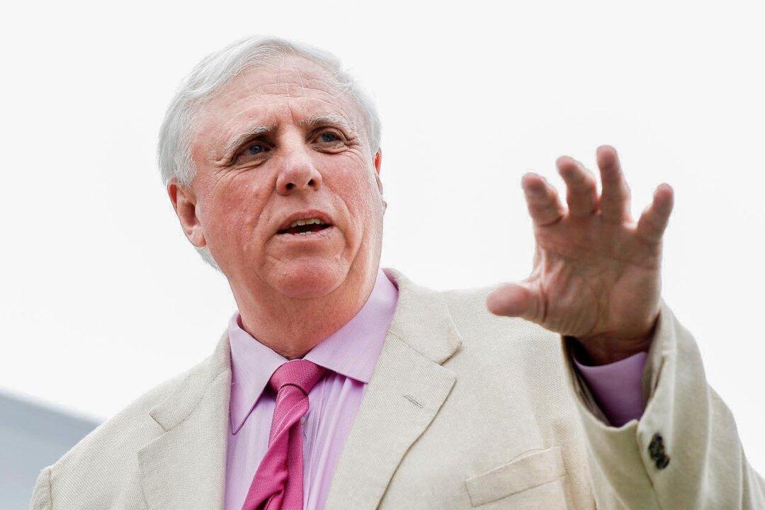 West Virginia Governor Vetoes Bill That Would Have Loosened Vaccine Requirements