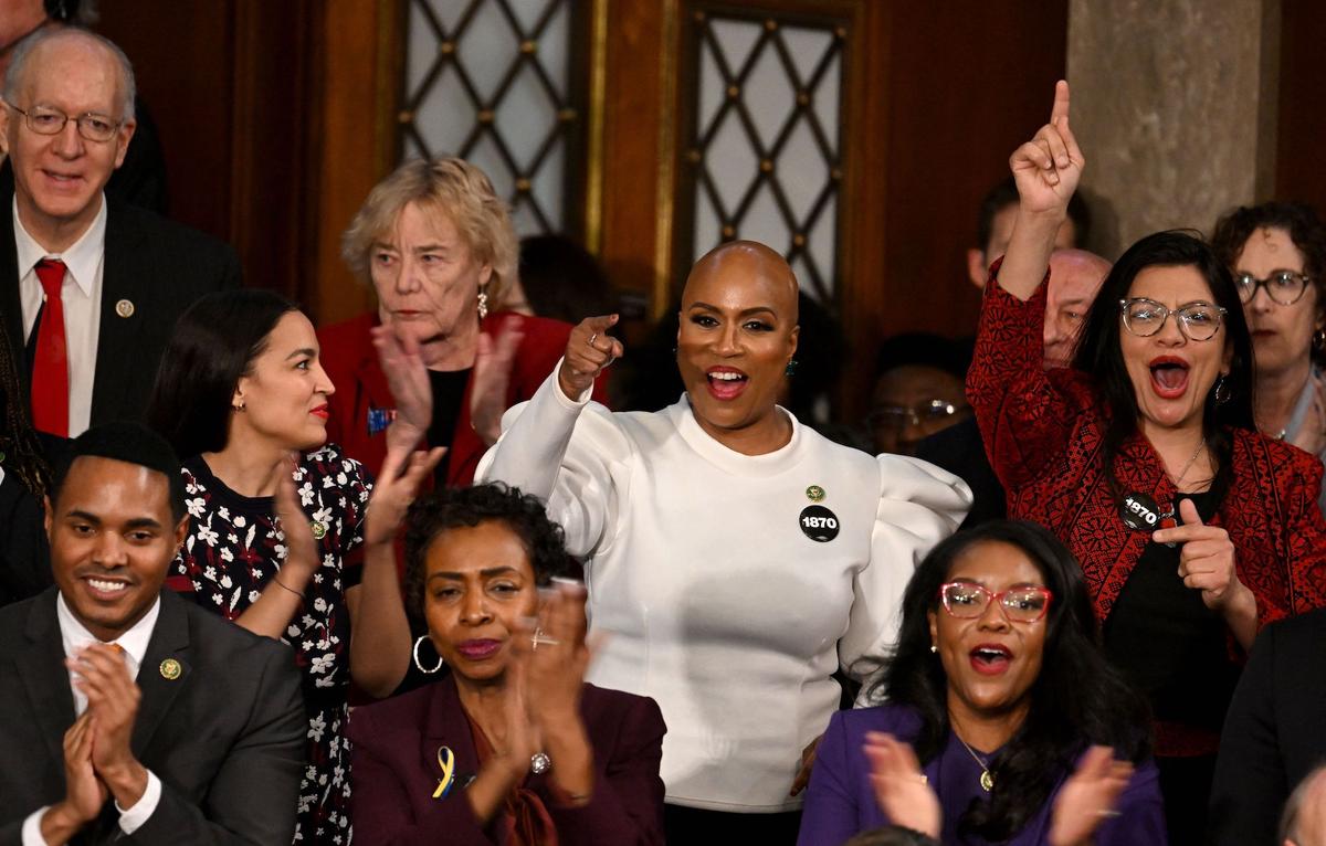 House Democrats Expelled After Protesting Equal Rights Amendment in Senate