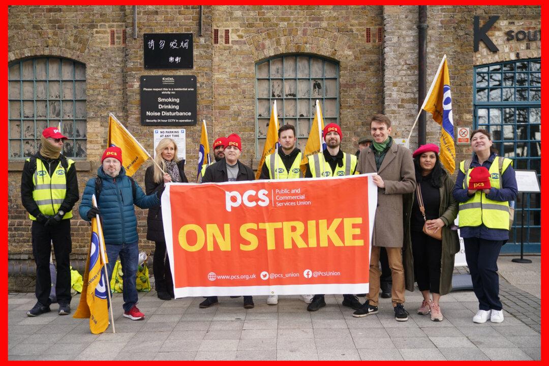 130,000 Civil Servants Strike Over Pay Dispute