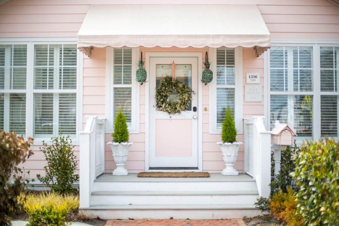 Century-Old Virginia Beach Cottages Transformed Into Pink Bungalows Perfect for a Girls’ Getaway