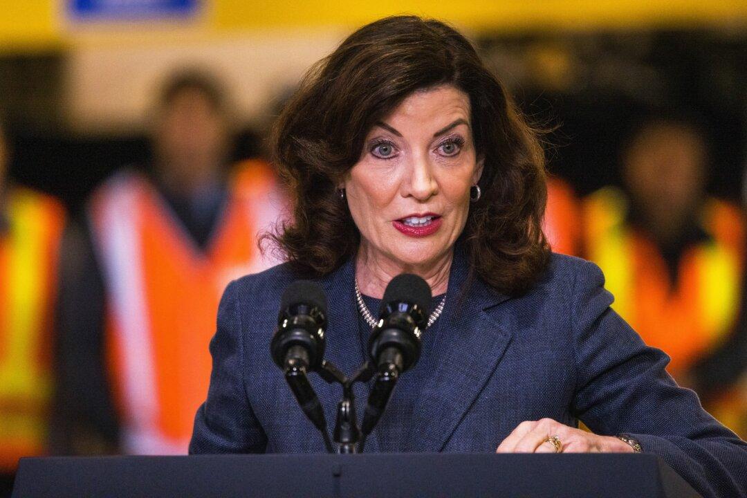 New York Gov. Hochul Announces Upcoming Visit to Israel in Show of Support