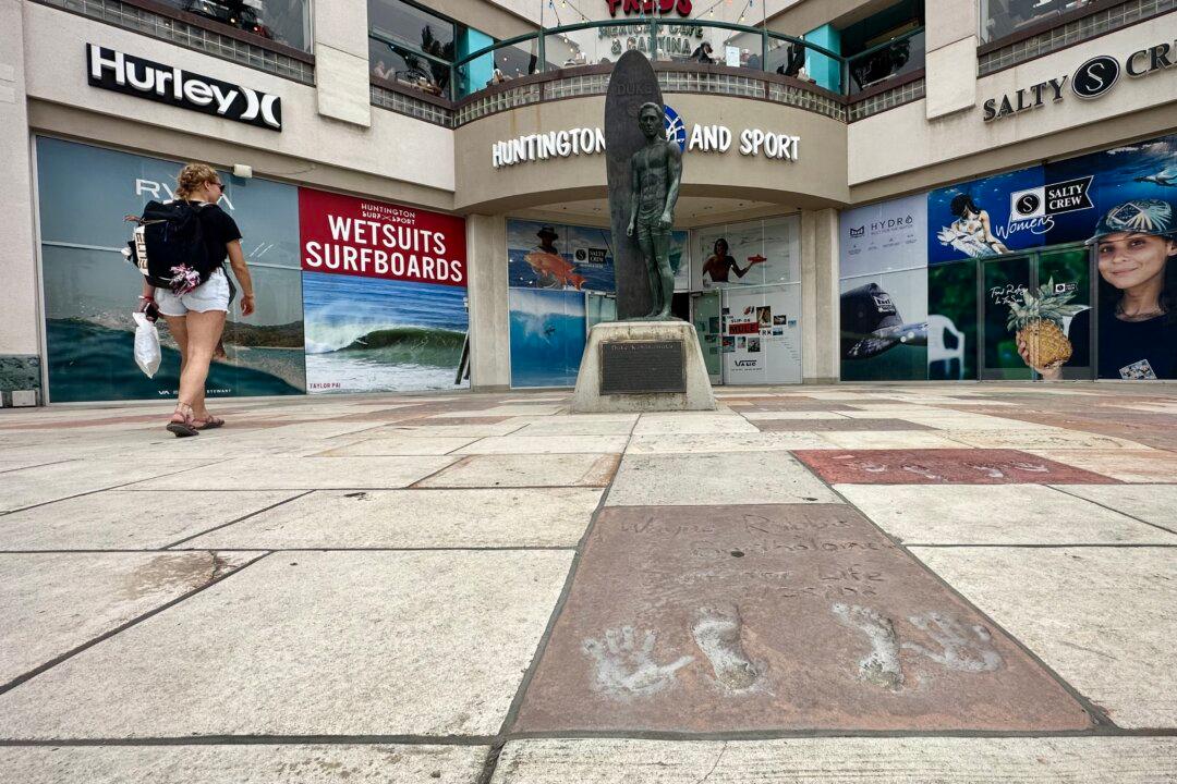 Surfers Hall of Fame to Add 3 Icons to Its Ranks in Huntington Beach