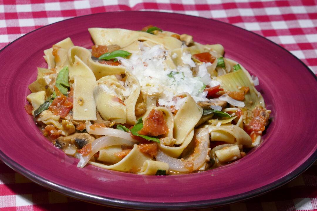 Pappardelle With Artichoke Hearts and Mushrooms Is a Quick Veggie Dinner With Taste of Italy