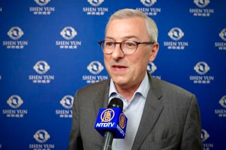Didier Patin, portfolio manager, at the Palais des Congrès in Paris on April 26, 2023. (NTD)