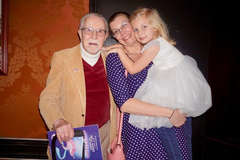 Shen Yun Speaks of Hope, Says Retired Percussionist