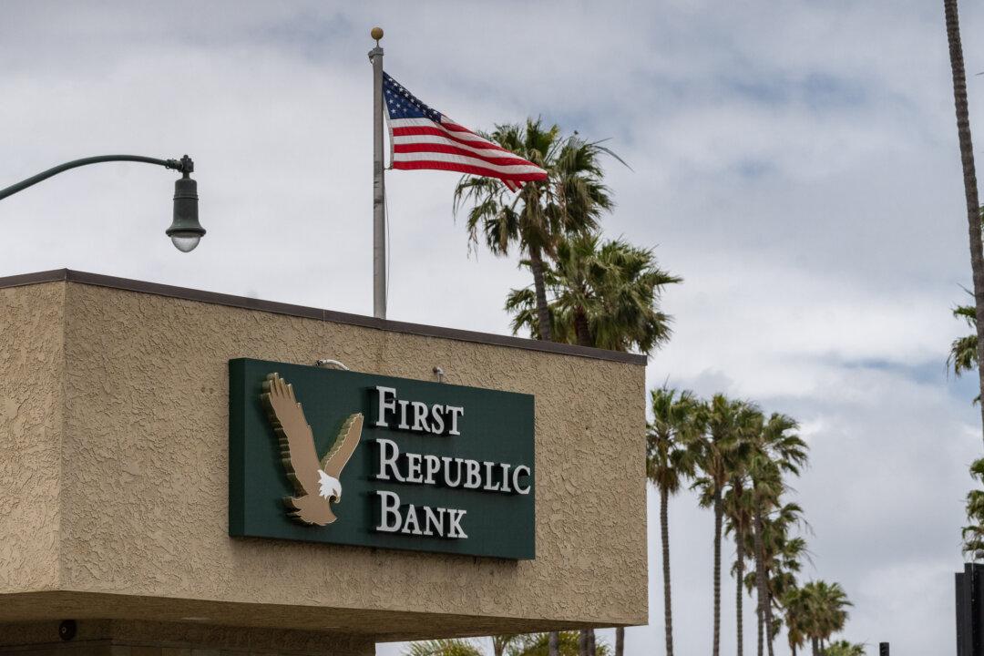 Regional Bank Stocks Plunge as Gloom from First Republic Failure Sinks Markets