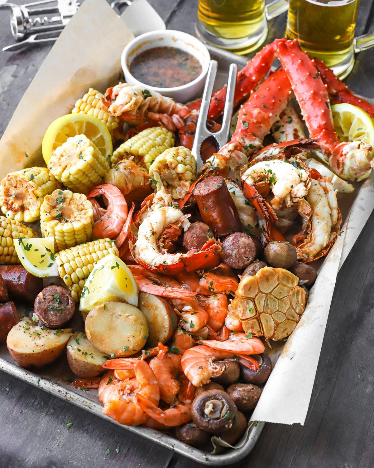 Celebrate the Summer With Good Friends and a Delicious Seafood Boil
