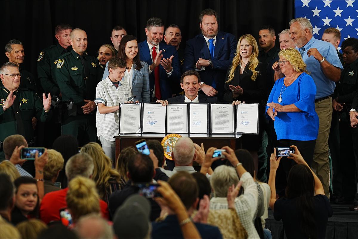 DeSantis Signs Bill Curbing Financial Use of ‘Woke’ Investment Principles