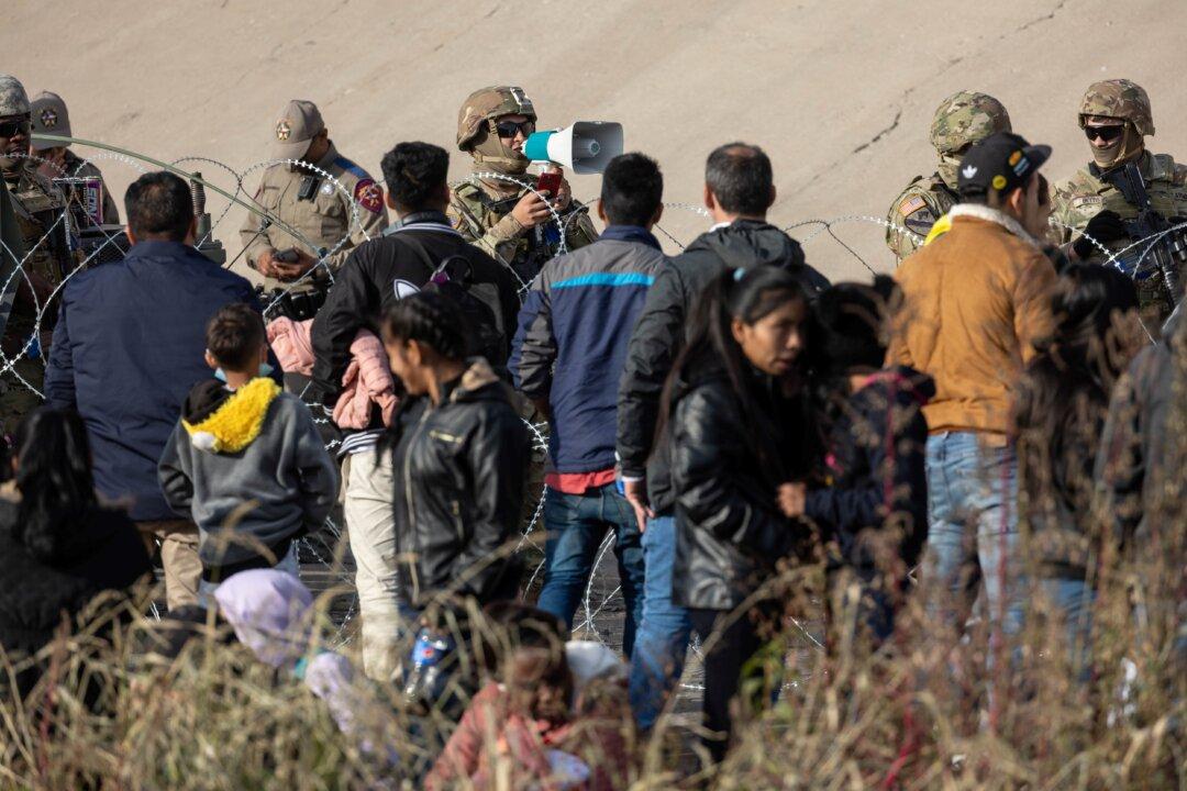 Title 42 Set to Expire as Thousands of Migrants Approach Southern Border