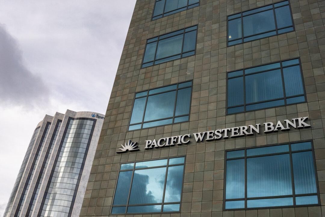 PacWest Confirms It’s Considering Sale as Stock Selloff Deepens