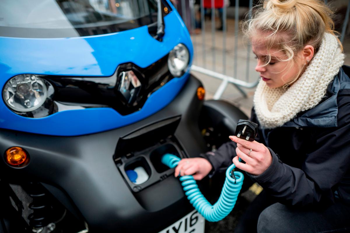 ‘Chargepoint Anxiety’ Sees Demand for Electric Cars Slump