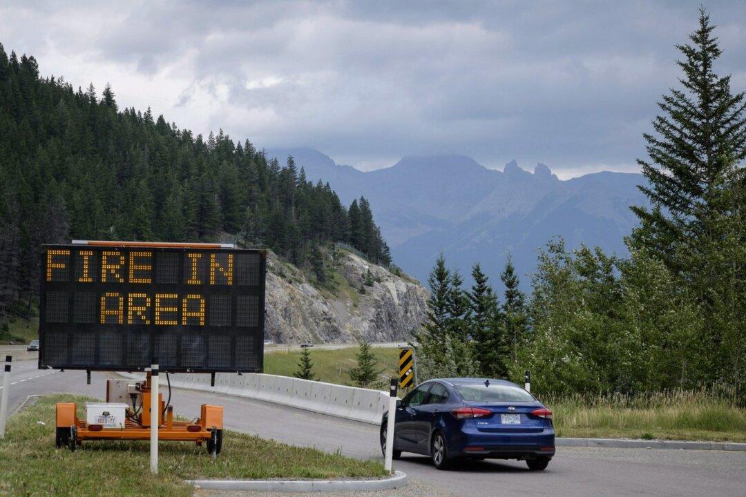 Wildfire Destroys Homes, Police Station in Community in Northern Alberta
