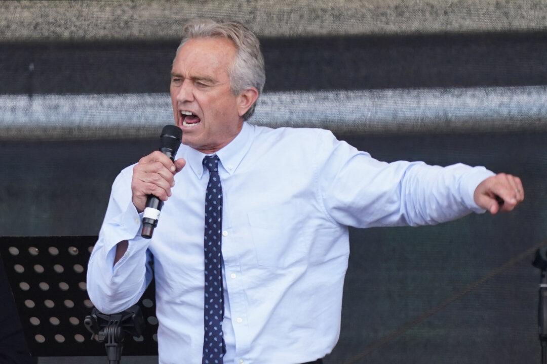 RFK Jr. Says He’d End Russia–Ukraine War If Elected