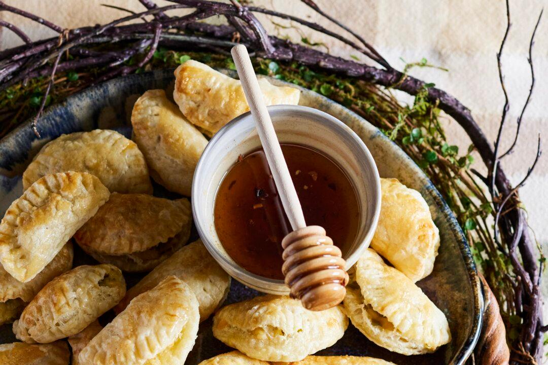 Gouda Crescents