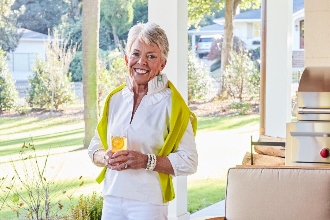 Outdoor Entertaining in Style, According to Vera Stewart