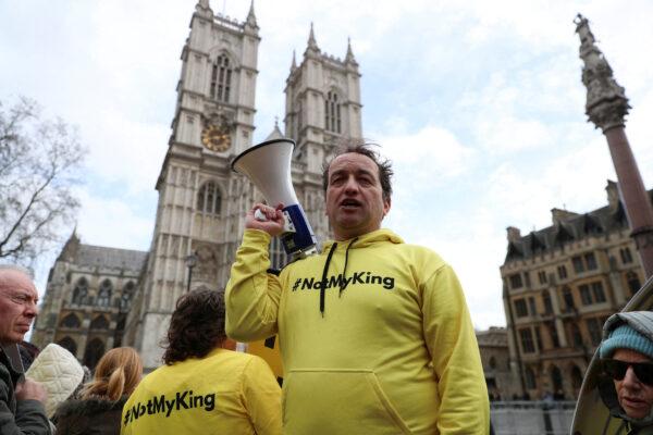 Graham Smith, leader of campaign group Republic, attends an anti-monarchy protest prior to the Commonwealth Service, outside Westminster Abbey in London, on March 13, 2023. (May James/Reuters)