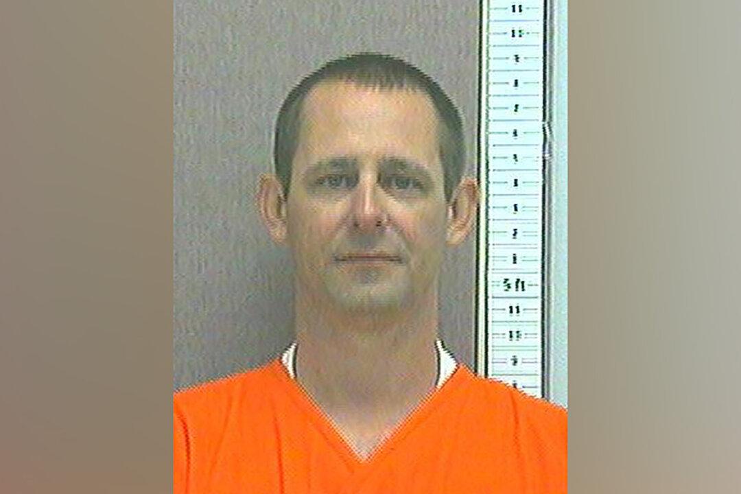 Sex Offender Fatally Shot 6, Then Killed Self, Official Says