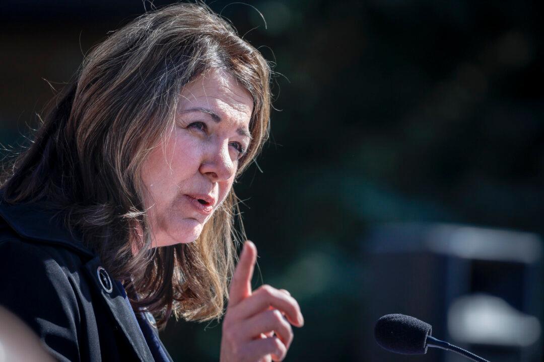 Alberta Premier Danielle Smith to Provide Update on Provincial Wildfire Situation