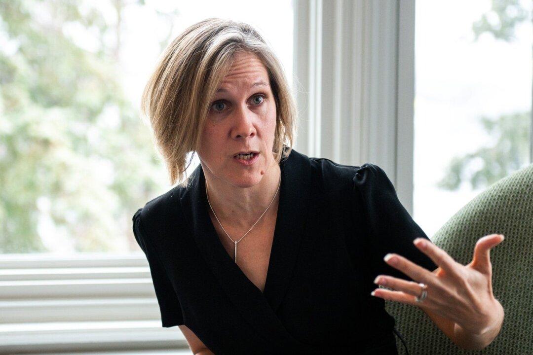 UK Seeks Closer Ties With Canada in Science, Military and Technology