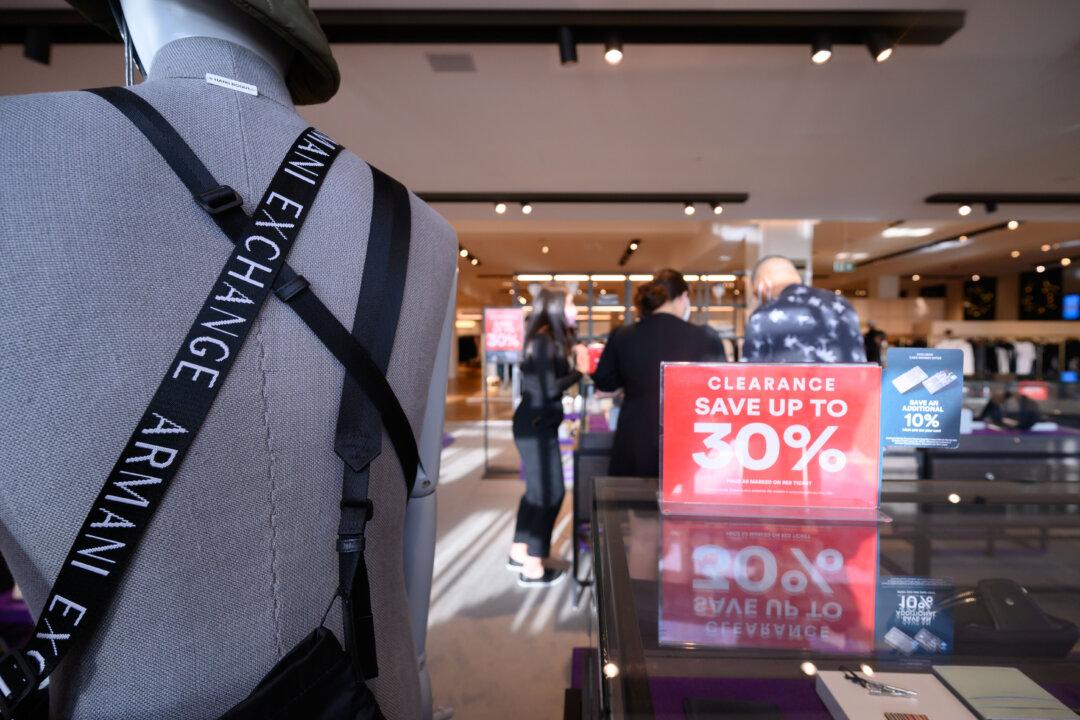 Australian Businesses Conditions Stay Strong in April but Uncertainty Remains