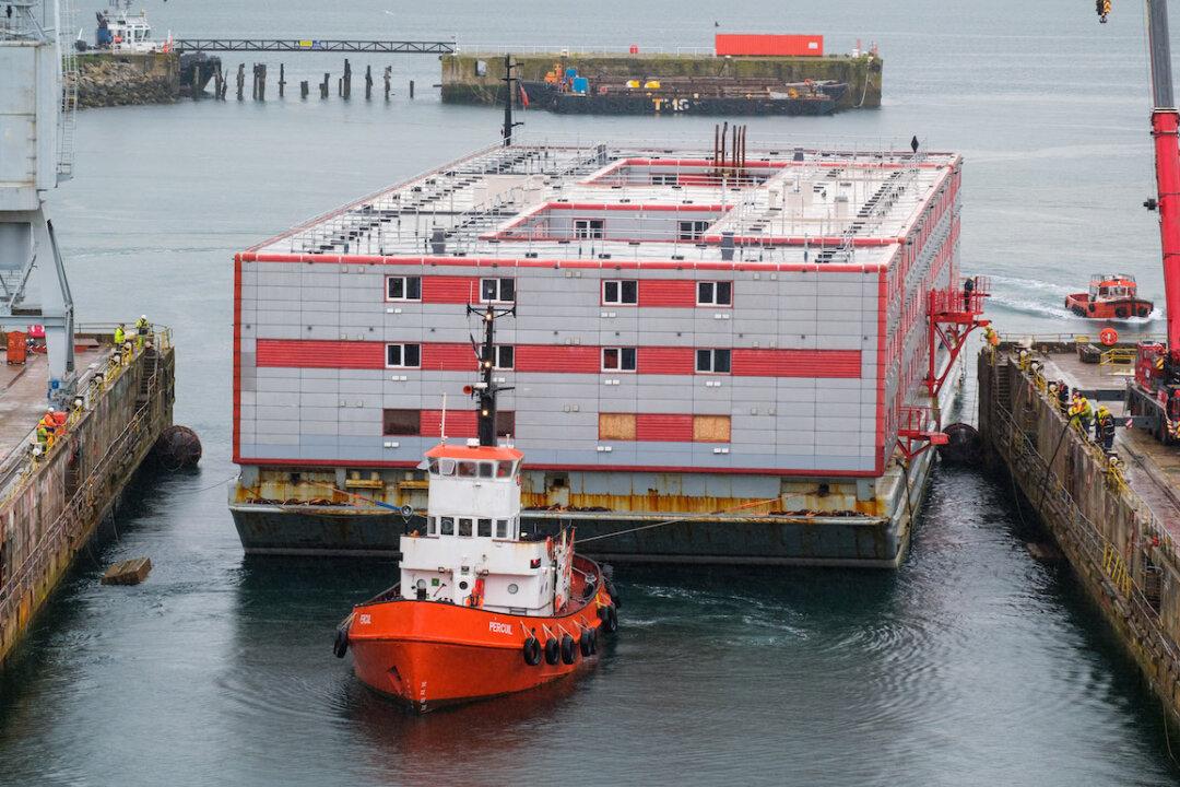 Illegal Immigrants Evacuated From Barge After Legionella Found