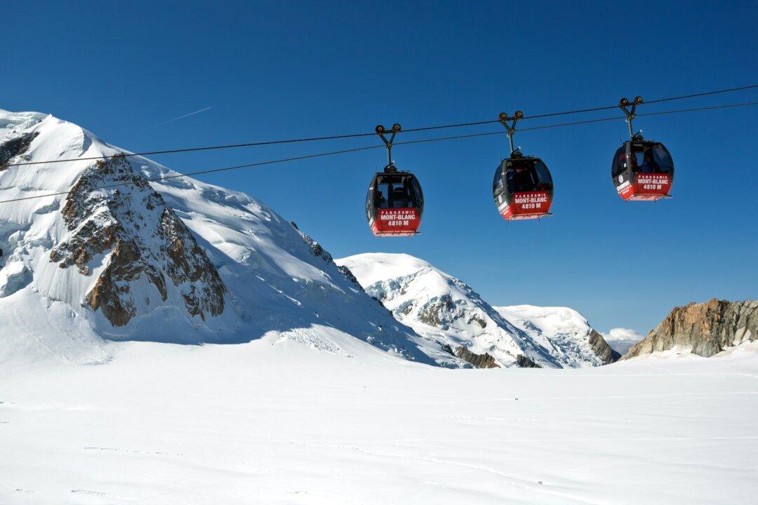 A Peek at Italy Over France’s High Peaks