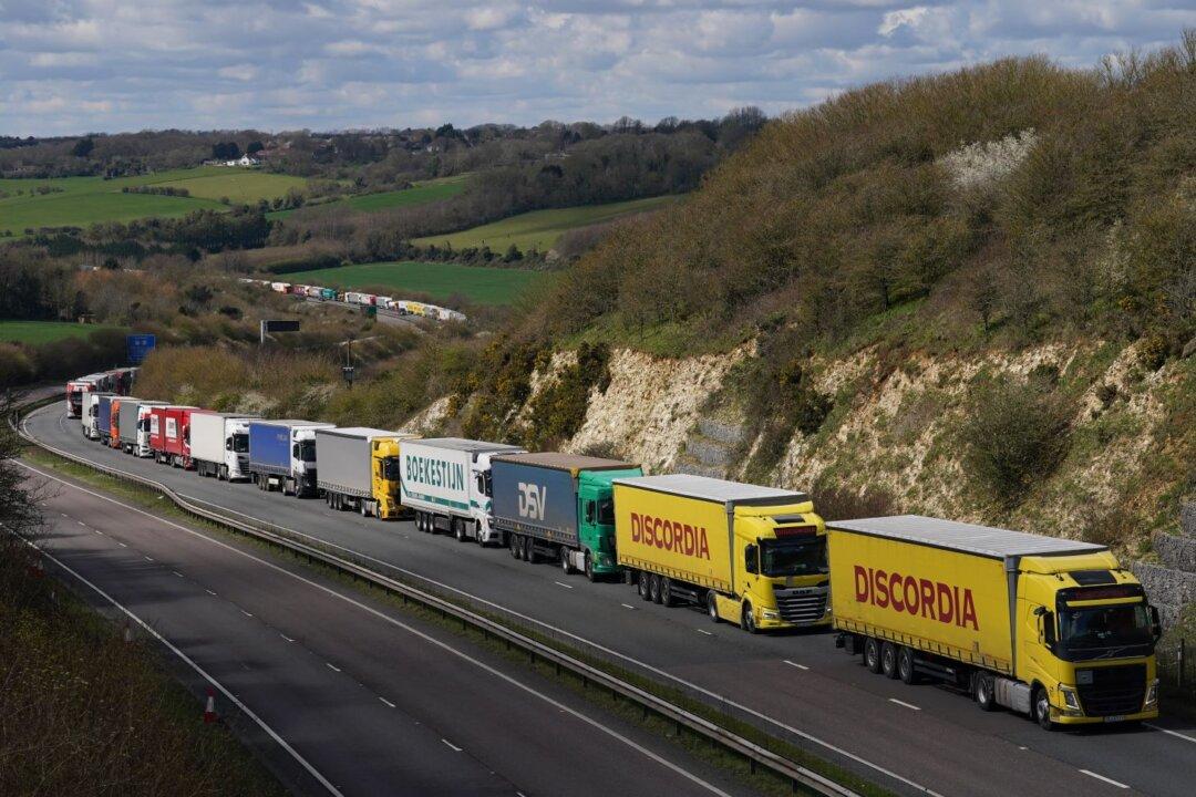 Longer Lorries Given Green Light on British Roads as Government Says Plans Will Cut Emissions