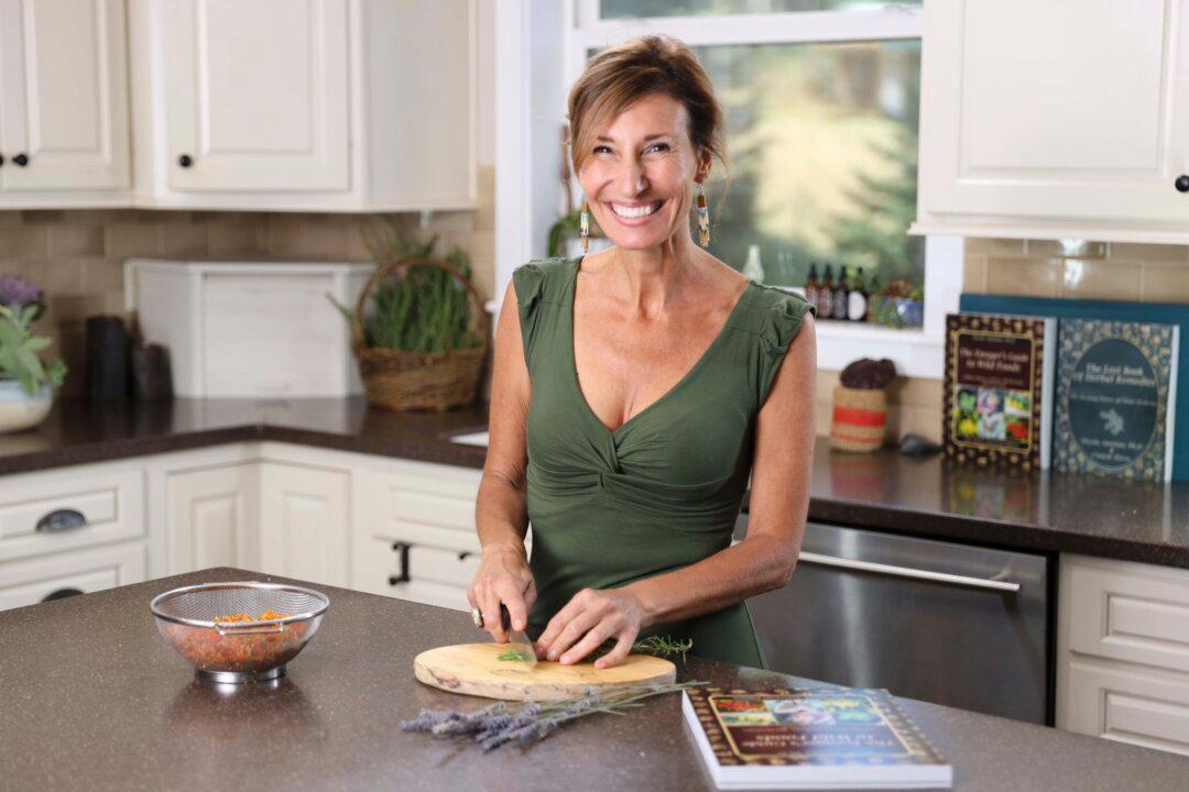 4 DIY Herbal Remedies for Beginners From Herbalist and Survival Expert Nicole Apelian