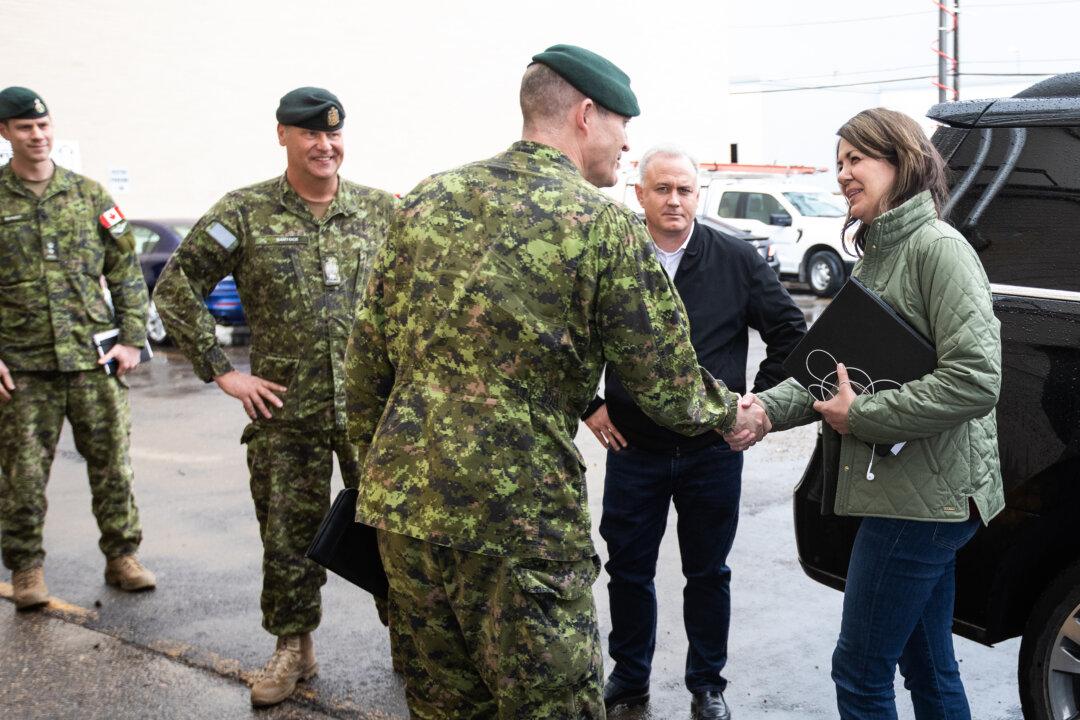 Military Deploys to Alberta to Aid in Wildfire Containment Efforts