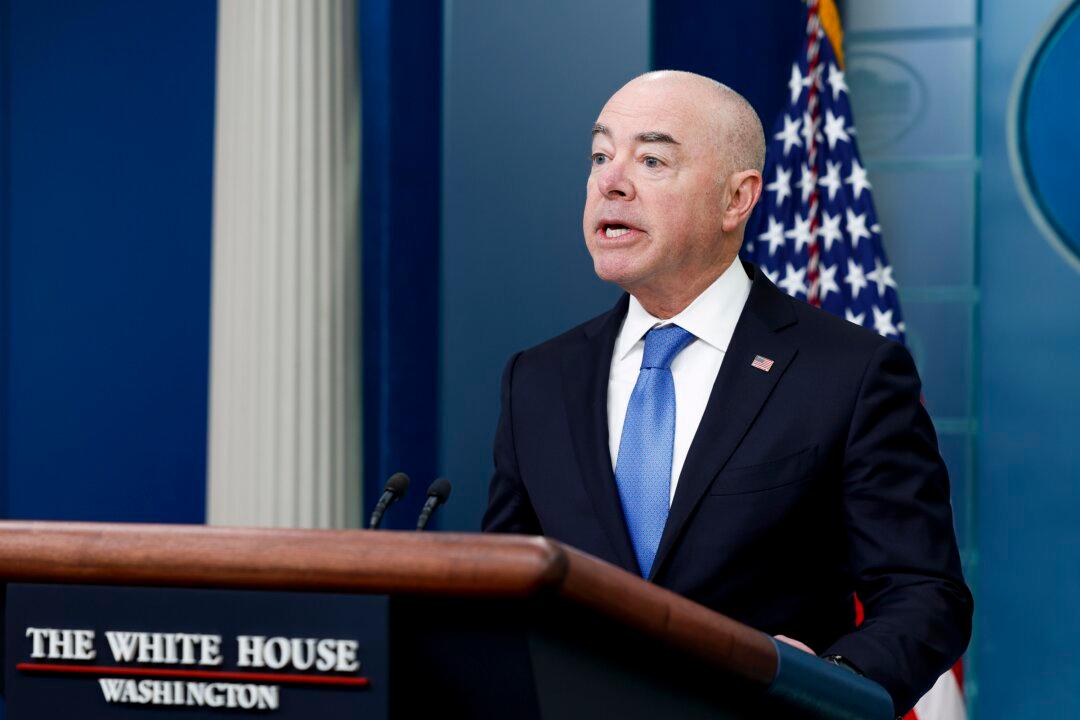 US Announces New Immigration Program for Ecuadorians