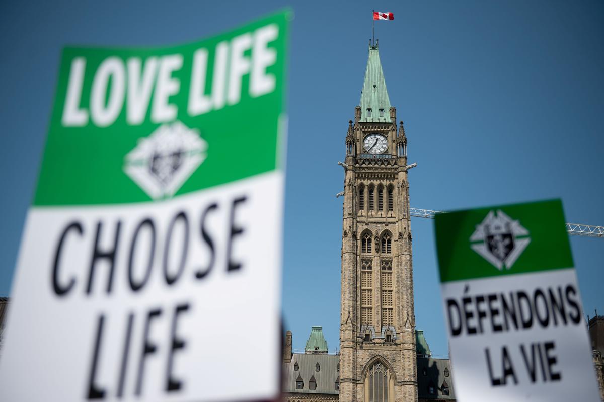 Legal Group Files Challenge Against Parliamentary Police for Allegedly Prohibiting Pro-Life Signs at Rally