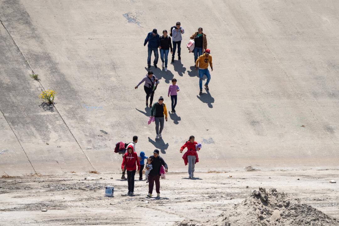 Former ICE Director, CBP Acting Commisioner Warn Fentanyl Deaths, Child Trafficking Cases to Soar as Title 42 Expires