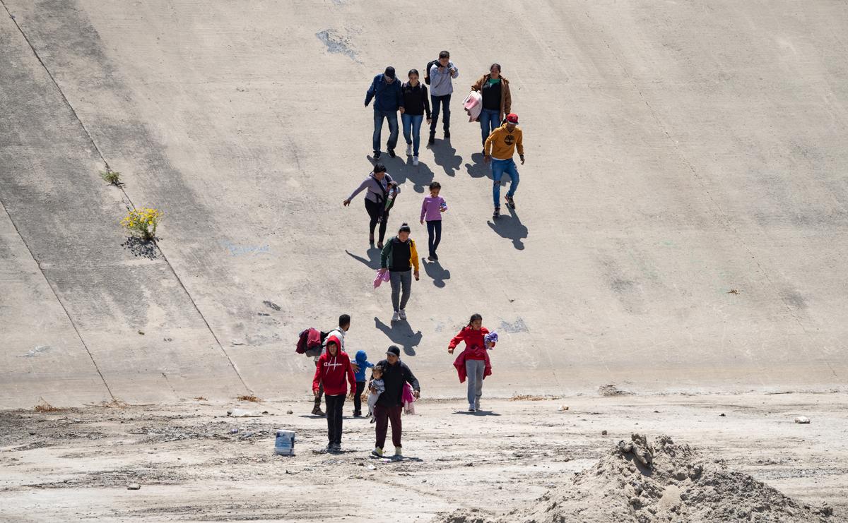 Former ICE Director, CBP Acting Commisioner Warn Fentanyl Deaths, Child Trafficking Cases to Soar as Title 42 Expires