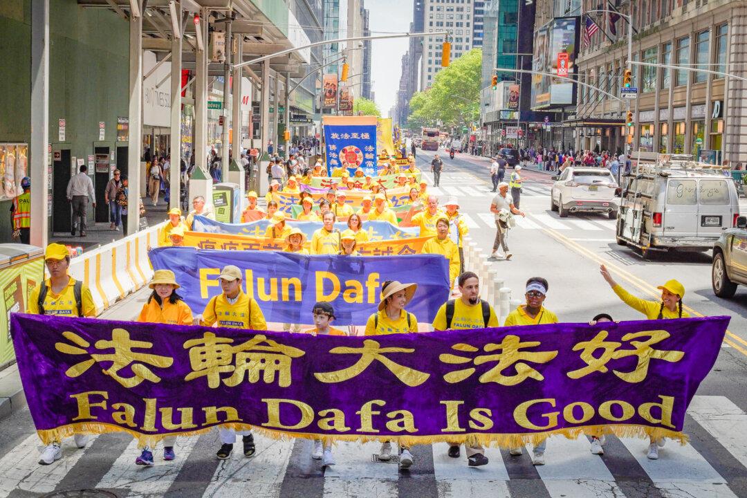 New York Parade Celebrates Falun Gong, Condemns Religious Persecution in China