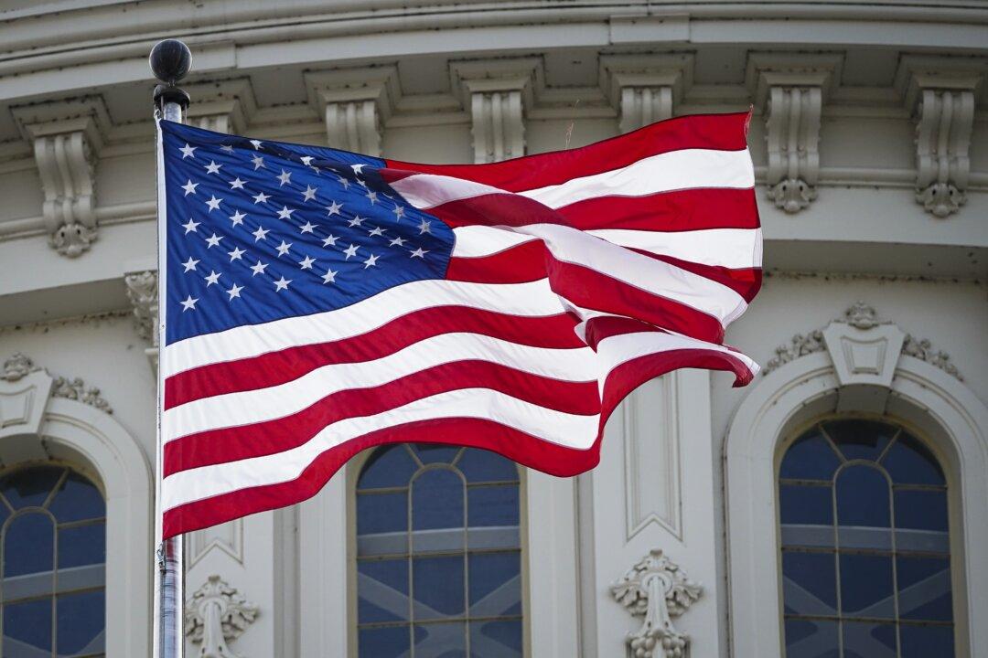 Flags Flown Over US Capitol in Honor of World Falun Dafa Day