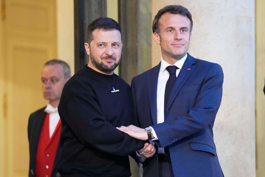 France Pledges More Military Aid as Ukraine’s Zelenskyy Makes Surprise Paris Visit to Meet Macron