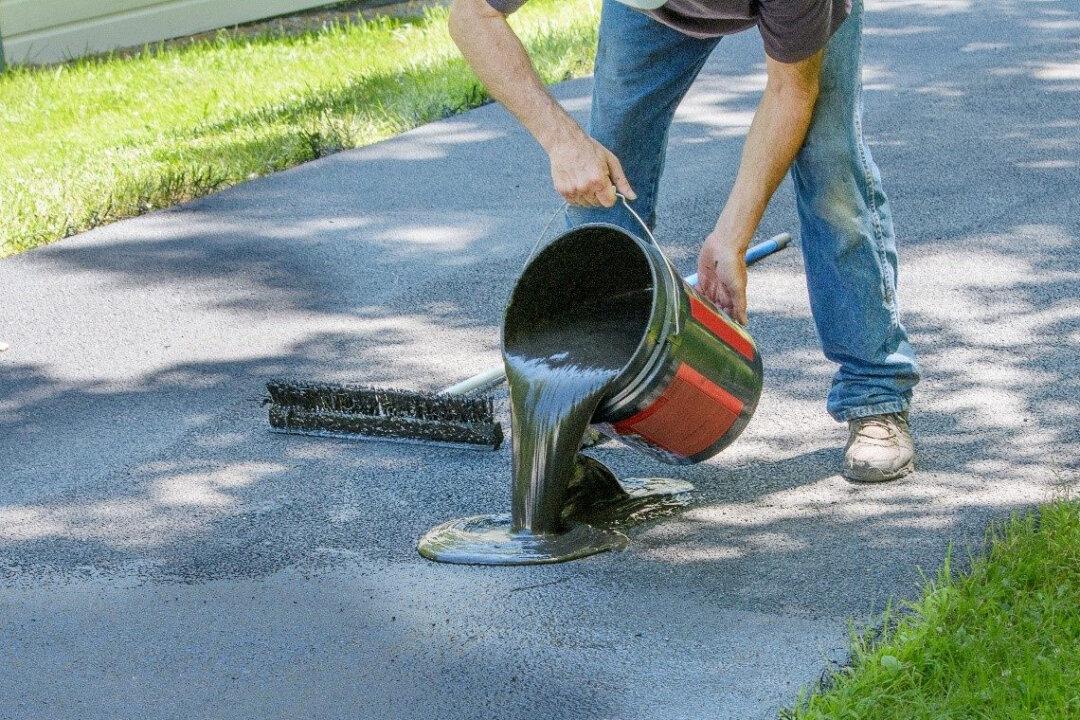 Seal an Asphalt Driveway