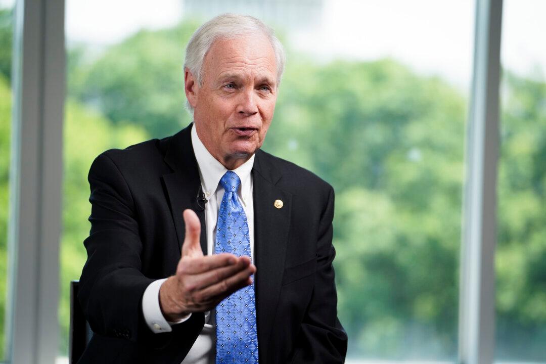 Sen. Ron Johnson on COVID Response: Government Ignored Science, Embraced Vaccine Agenda