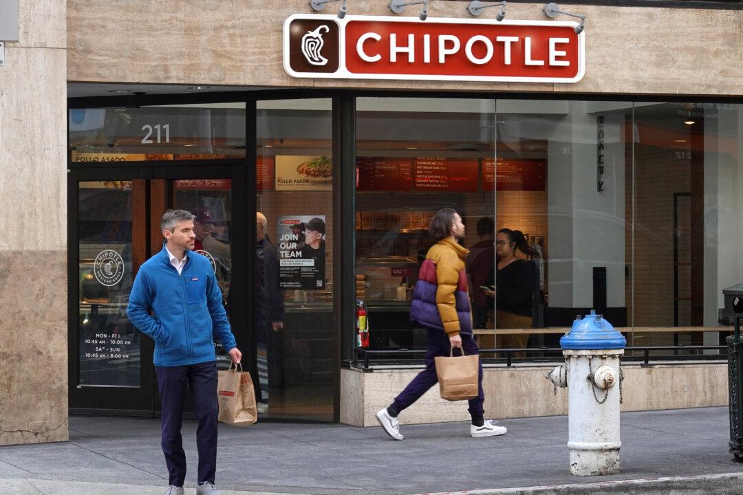 Chipotle Unveils Plans to Hire 19,000 Workers Ahead of Busy ‘Burrito Season’