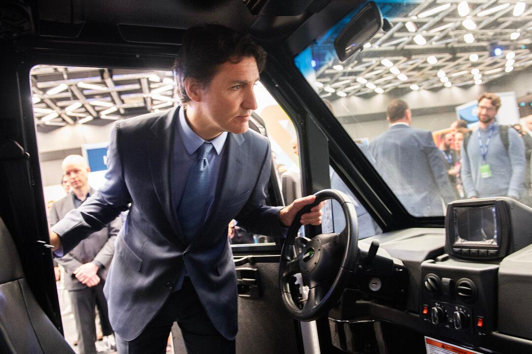 Nearly 75% of Trucking Companies Haven’t Added ‘Green’ Trucks to Fleets Despite Federal Grants: Report