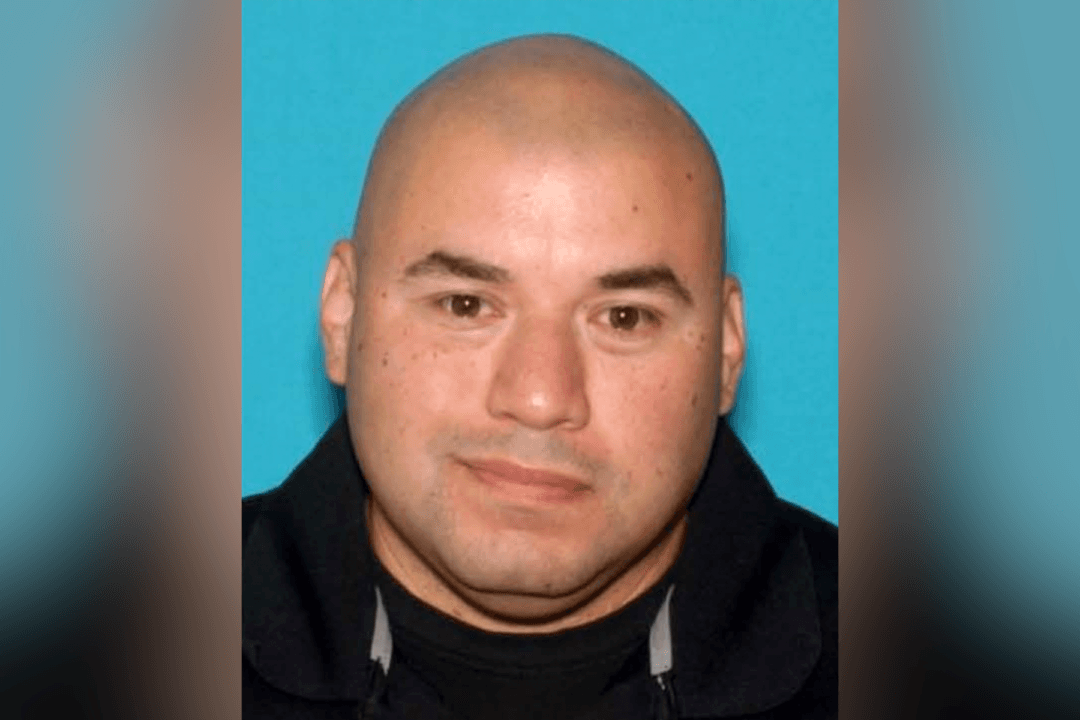 Ex-Los Angeles Police Officer Charged With Child Sex Abuse