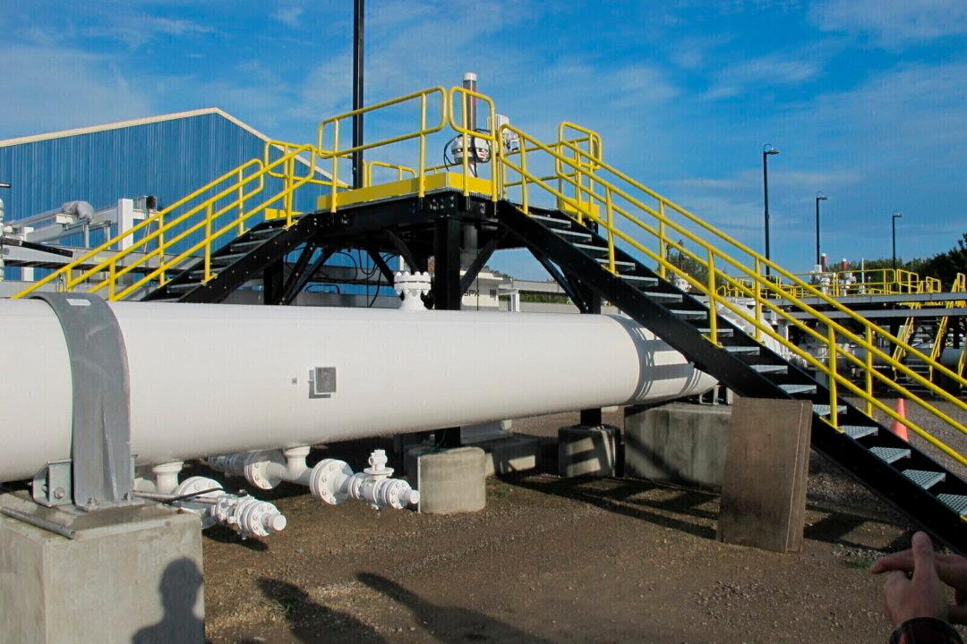 Judge Not Inclined to Close Oil Pipeline, Asks Wisconsin Tribe to Work With Oil Company